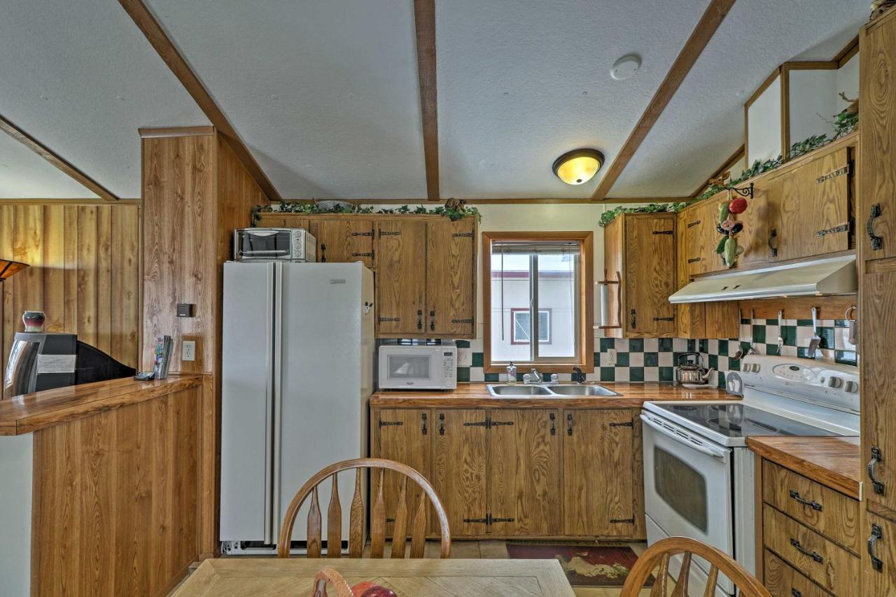 Columbia Falls Home About 22 Mi To Glacier Natl Park! Exterior photo